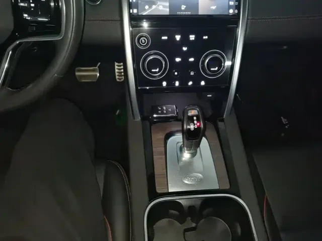 Land Rover Discovery Sport — Фото автомобиля 13