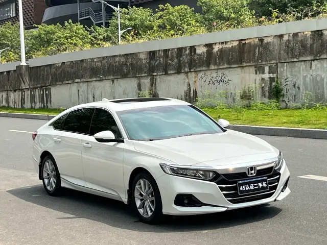Honda Accord — Фото автомобиля 3