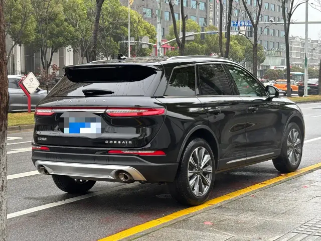 Lincoln Corsair — Фото автомобиля 3