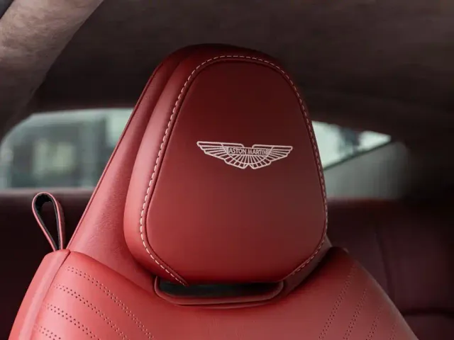 Aston Martin DB11 — Фото автомобиля 9