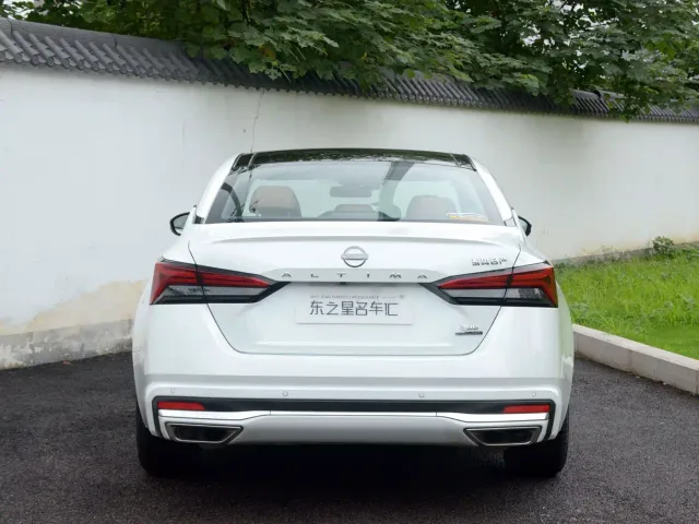 Nissan Teana — Фото автомобиля 5