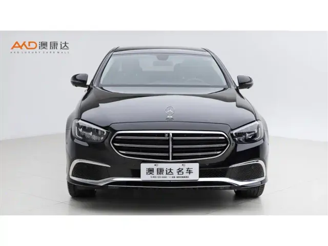 Mercedes-Benz E-Class — Фото автомобиля 2