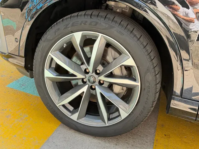 Audi Q7 — Фото автомобиля 19