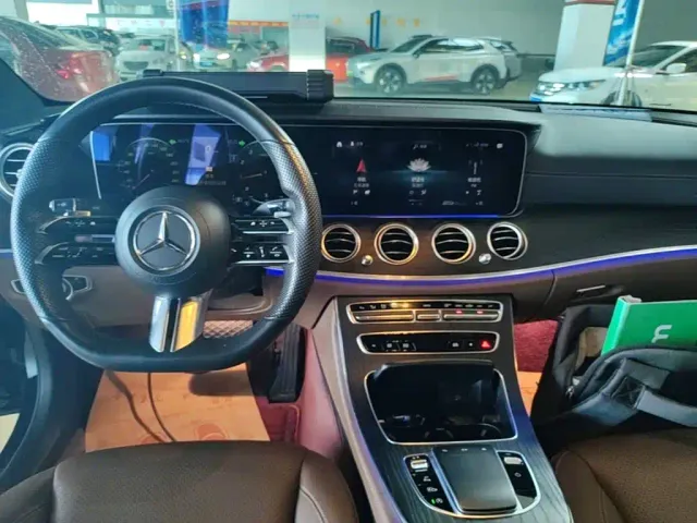 Mercedes-Benz E-Class — Фото автомобиля 17