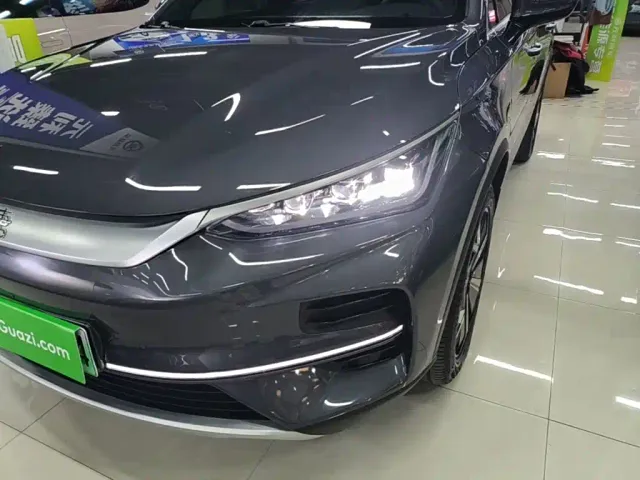 BYD Tang — Фото автомобиля 23