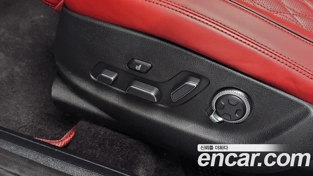 Genesis GV70 2.5T Бензин 2WD — Фото автомобиля 28