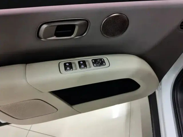 Li Auto i6 — Фото автомобиля 7