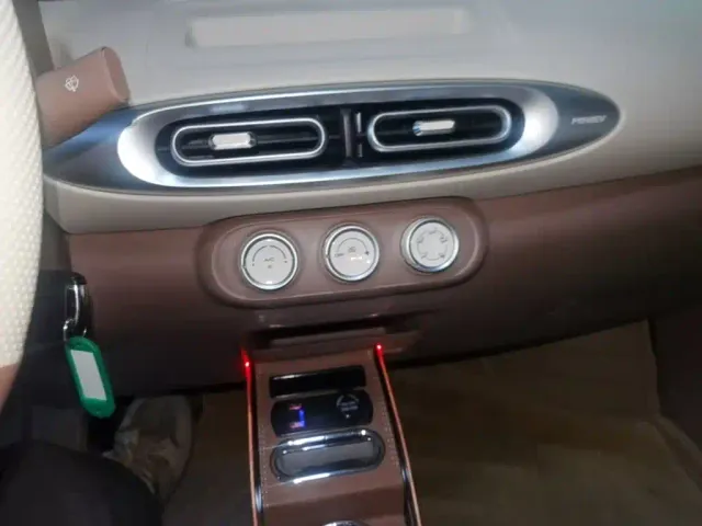 Wuling Hongguang Mini EV — Фото автомобиля 12