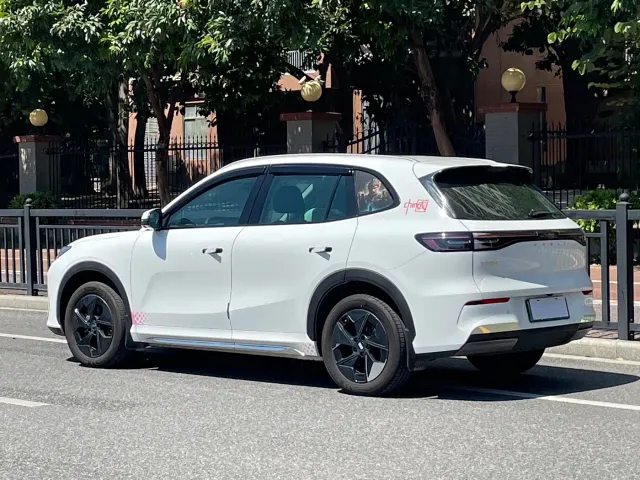 Geely Galaxy E5 — Фото автомобиля 18