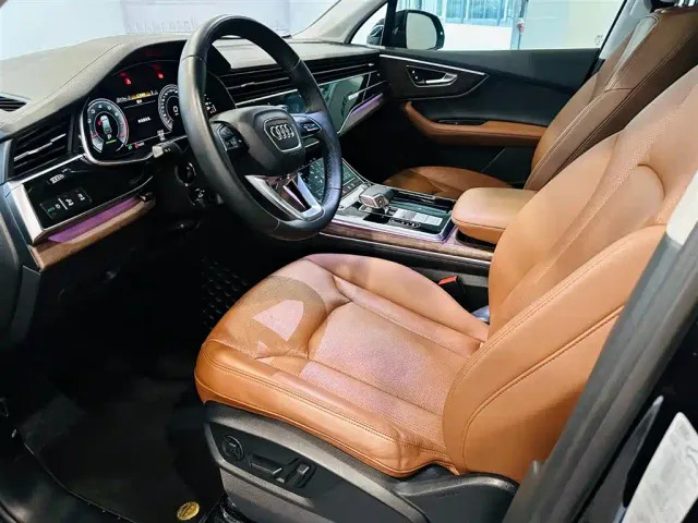 Audi Q7 — Фото автомобиля 10