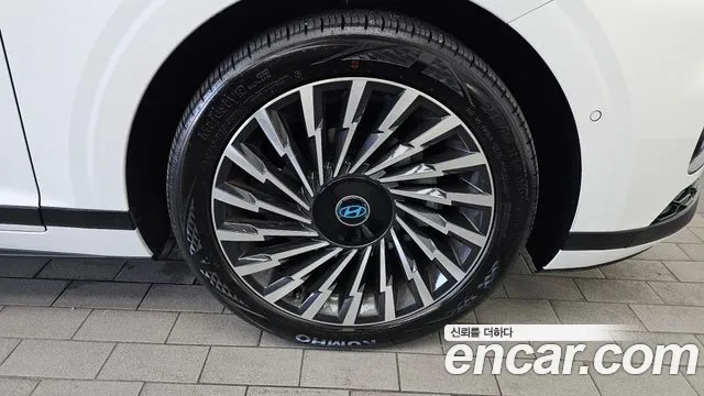 Hyundai Grandeur GN7 — Фото автомобиля 6