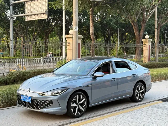 Фотография автомобиля — Volkswagen Lamando