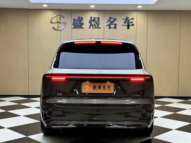 Li Auto L9 — Фото автомобиля 3