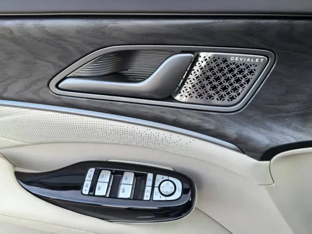 Denza Denza D9 2025 DM-i Smart Drive Edition 1020 AWD Prestige — Фото автомобиля 10