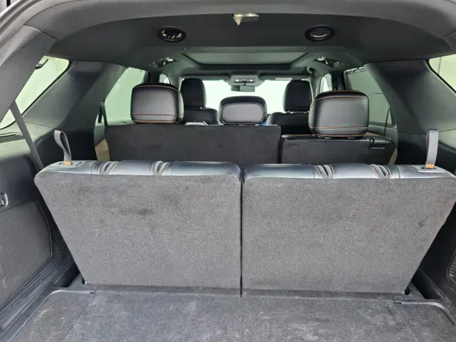 Ford Explorer — Фото автомобиля 10