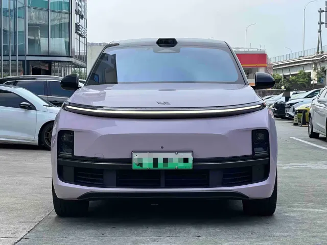 Li Auto L9 — Фото автомобиля 2