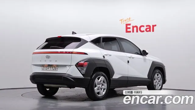 Hyundai Kona — Фото автомобиля 2