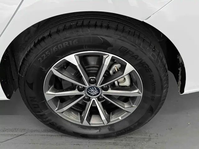 BYD Qin PLUS — Фото автомобиля 11