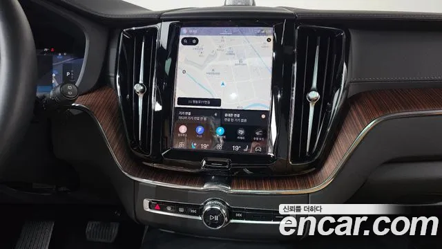 Volvo XC60 Generation 2 — Фото автомобиля 18