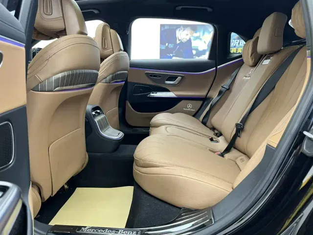 Mercedes-Benz E-Class — Фото автомобиля 20