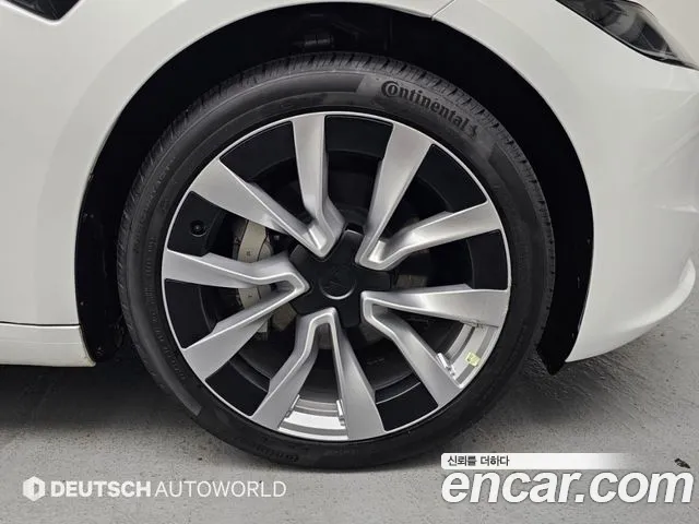 Tesla Model 3 — Фото автомобиля 17