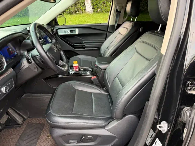 Ford Explorer — Фото автомобиля 8