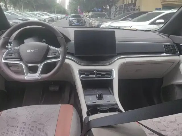 BYD Song PLUS PHEV 2025 EV 520km Premium — Фото автомобиля 12