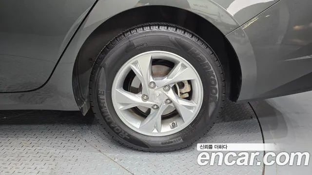 Hyundai AVANTE Avante (CN7) — Фото автомобиля 21