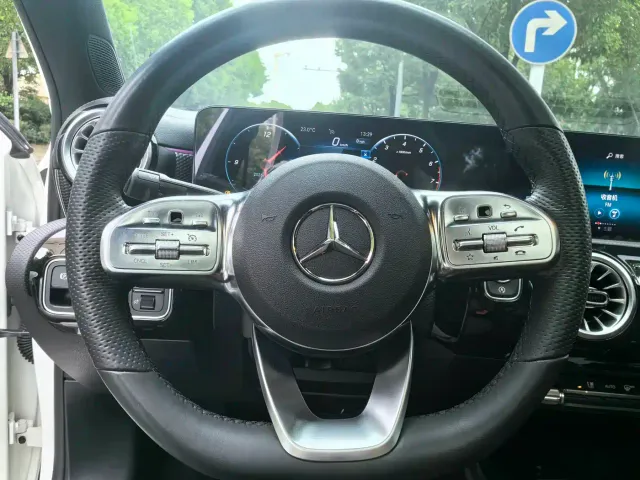 Mercedes-Benz A-Class — Фото автомобиля 9