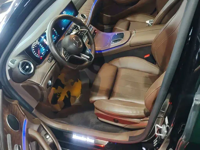 Mercedes-Benz E-Class — Фото автомобиля 14