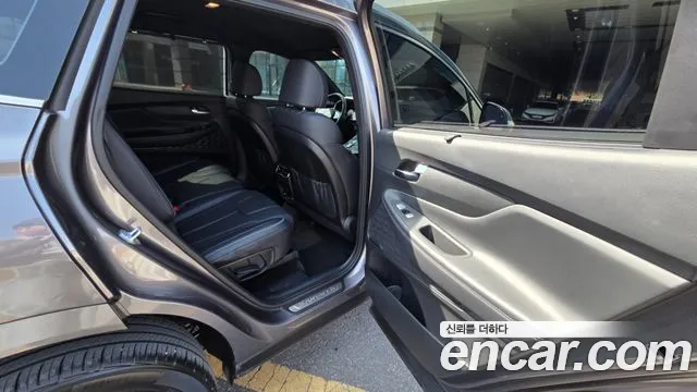 Hyundai Santafe Новый Santa Fe Бензин 2.5T 4WD — Фото автомобиля 17