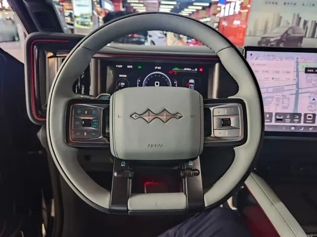 BYD FangChengBao Leopard 5 — Фото автомобиля 12