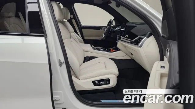 BMW X5 xDrive 40i M Sport — Фото автомобиля 24