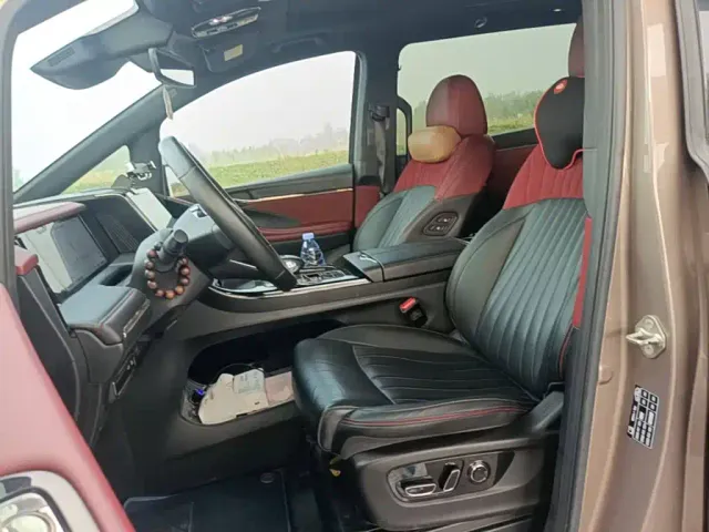 GAC Trumpchi M8 — Фото автомобиля 14