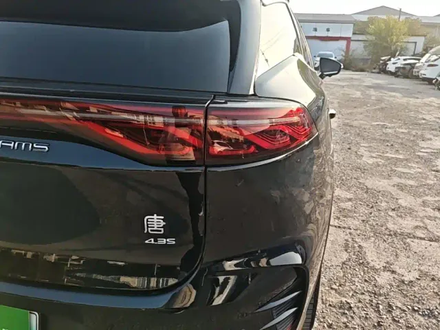 BYD Tang — Фото автомобиля 7