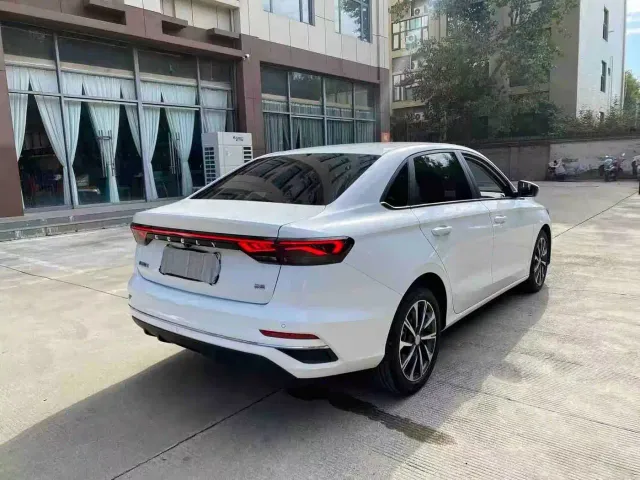 Geely Emgrand — Фото автомобиля 9
