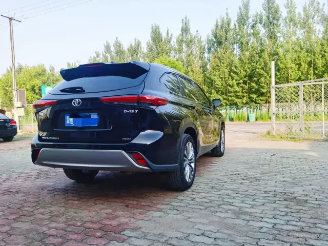 Toyota Highlander — Фото автомобиля 19
