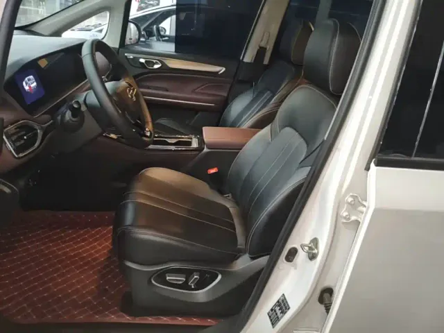 GAC Trumpchi M6 — Фото автомобиля 14