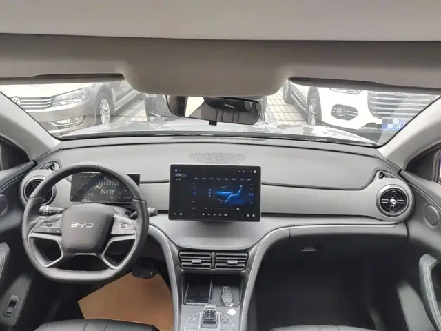 BYD Seal 05 DM-i — Фото автомобиля 9