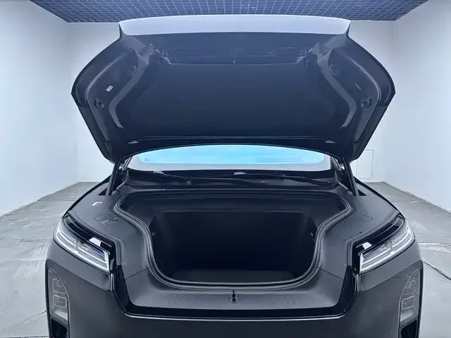 Nio ES8 — Фото автомобиля 13