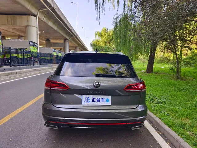 Volkswagen Touareg — Фото автомобиля 5