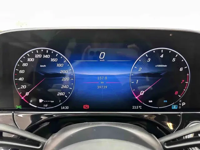 Mercedes-Benz E-Class — Фото автомобиля 16