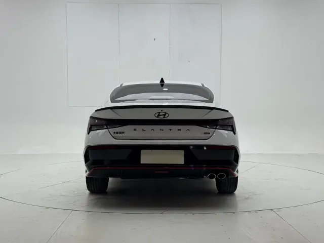 Hyundai Elantra — Фото автомобиля 5
