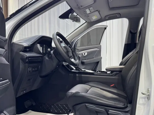 Wuling Asta — Фото автомобиля 9