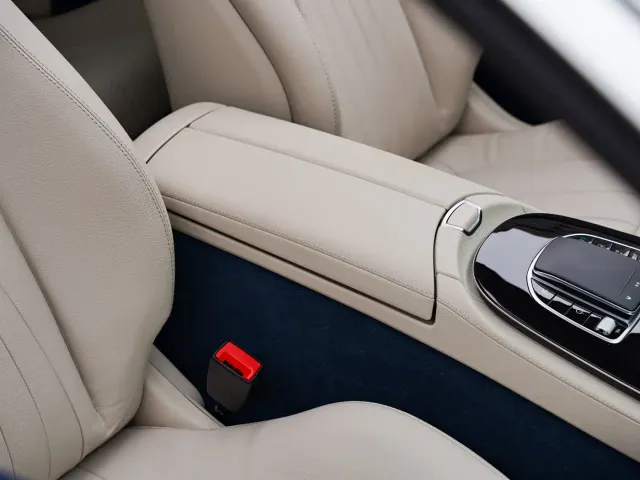 Mercedes-Benz E-Class — Фото автомобиля 26