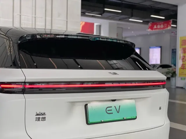 Li Auto i6 — Фото автомобиля 7