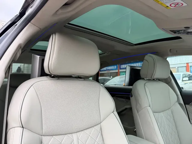Audi Audi A8 2022 A8L Horch Founder's Edition Legendary — Фото автомобиля 11