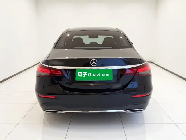 Mercedes-Benz E-Class — Фото автомобиля 5