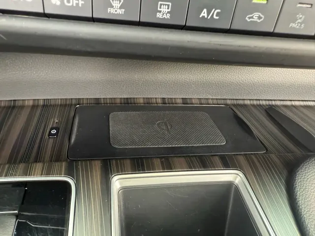 Toyota Sienna — Фото автомобиля 23