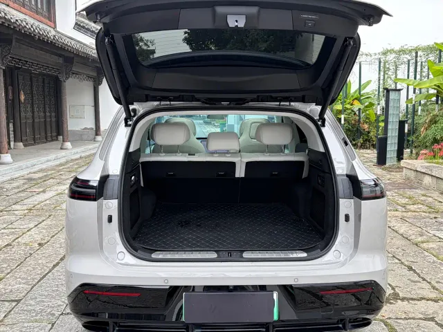 Exeed Exlantix ET 2024 Extended Range 240 Max AWD — Фото автомобиля 8